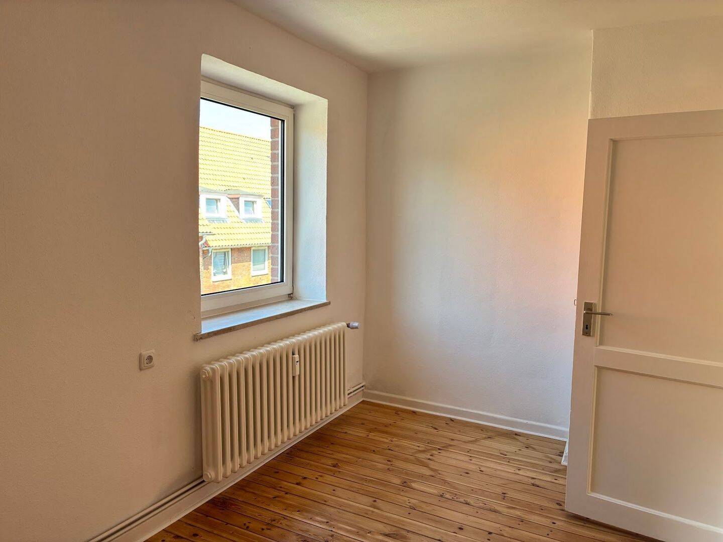Praktische 2,5 Zimmerwohnung mit Dielenboden – 24149 Kiel – Vorschaubild 3