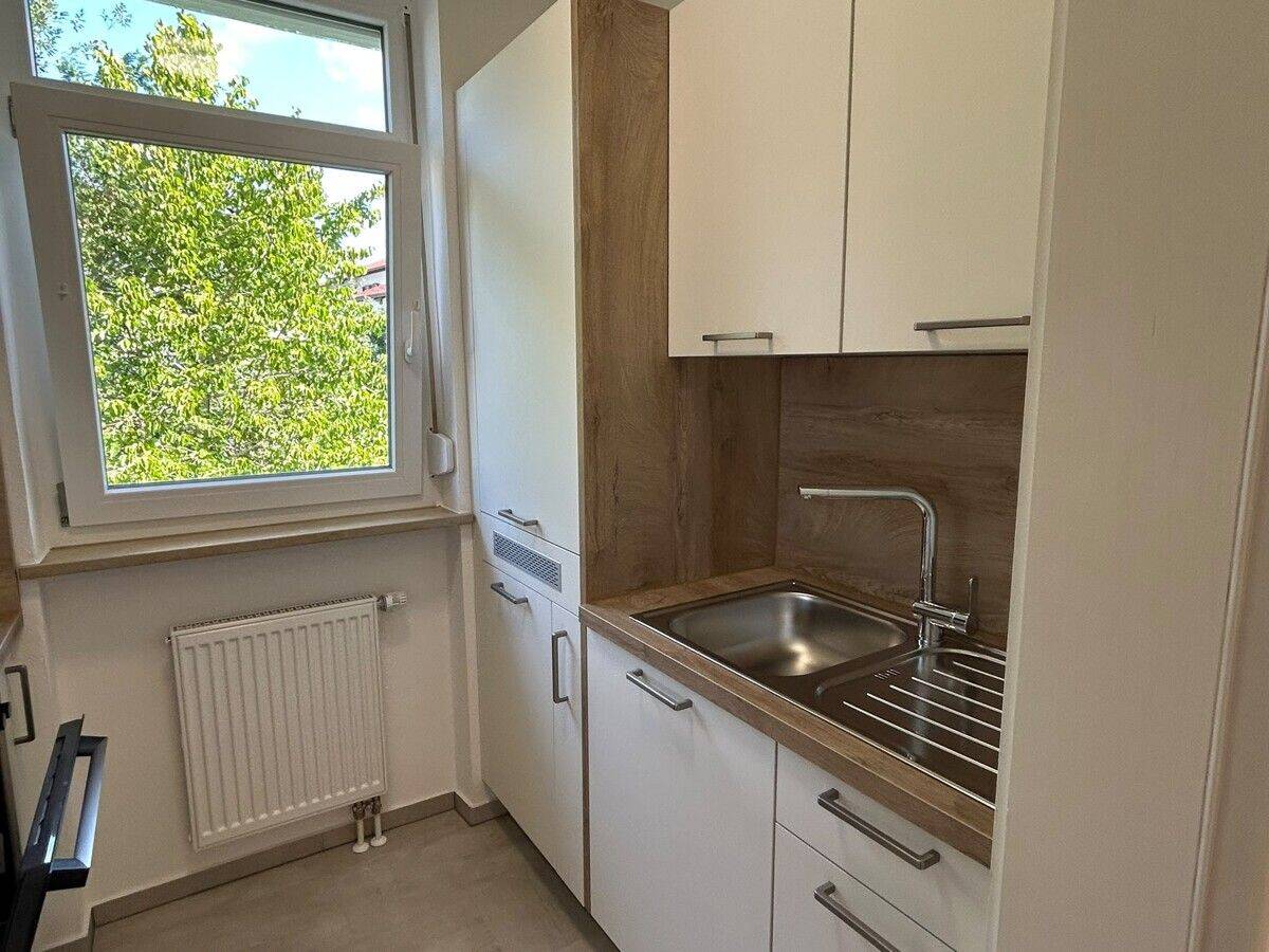 *Erstbezug nach Kernsanierung* Attraktive Mietwohnung mit Balkon & TG-Stellplatz in ruhiger Wohnlage – 84359 Simbach a. Inn – Vorschaubild 2