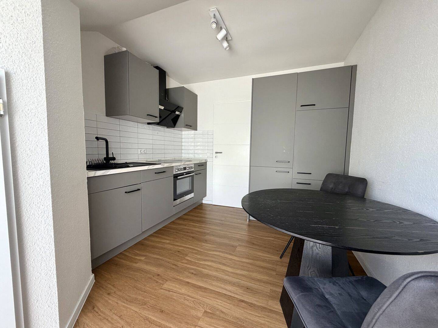 Hochwertig möblierte Maisonette mit großzügiger Dachterrasse & moderner Ausstattung – 52072 Aachen – Vorschaubild 11