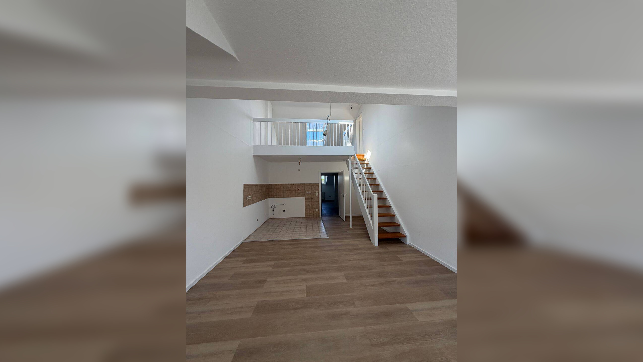 Frisch renovierte 3,5-Zimmer-Maisonettewohnung im Dachgeschoss mit Balkon – 76448 Durmersheim – Vorschaubild 2