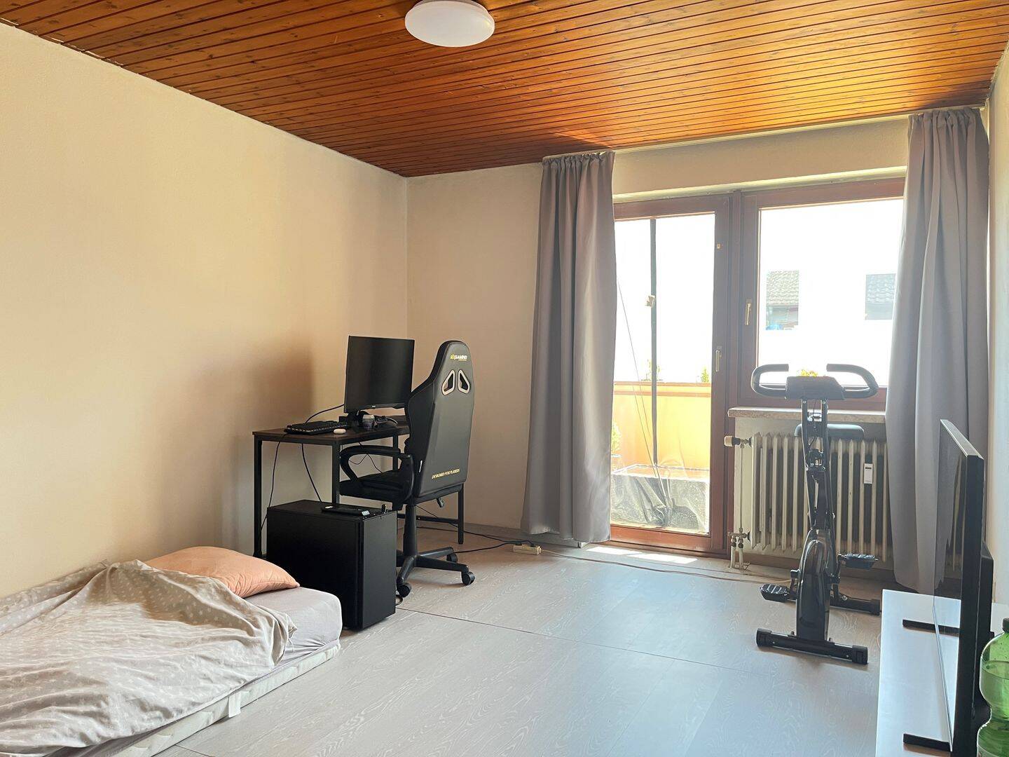 Großzügige 3-Zimmer-Wohnung im gepflegten 5-Familien-Haus – 71083 Herrenberg – Vorschaubild 3