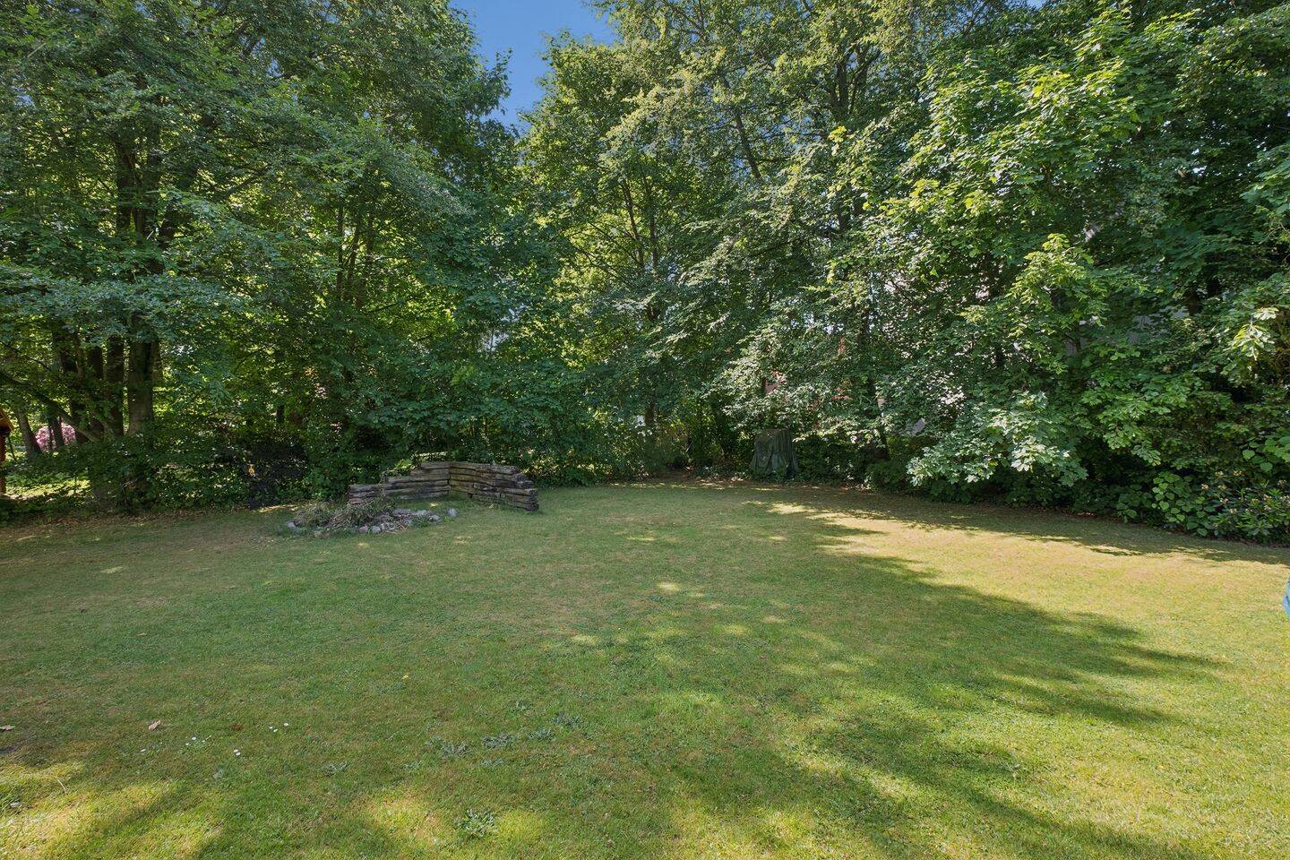Parkähnliches Grundstück in Alt-Rahlstedt – großzügige Doppelhaushälfte mit Kamin, Loggia und Garage – 22149 Hamburg – Vorschaubild 10