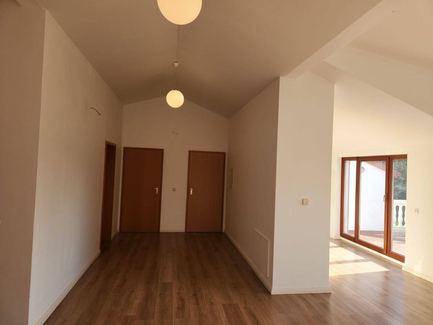 VON PRIVAT: Im Grünen gelegene großzügige lichtdurchflutete Terrassenwohnung mit weitem Ausblick – 64291 Darmstadt – Vorschaubild 9