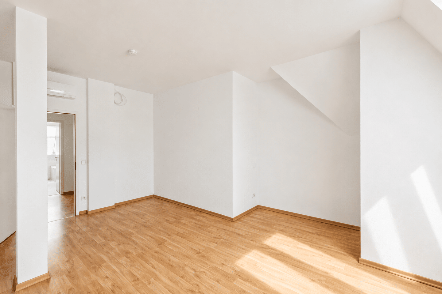 ÜBER DEN DÄCHERN VON TEGEL Loft-Feeling + Aufzug + Terrasse + Kamin – 13507 Berlin – Vorschaubild 11