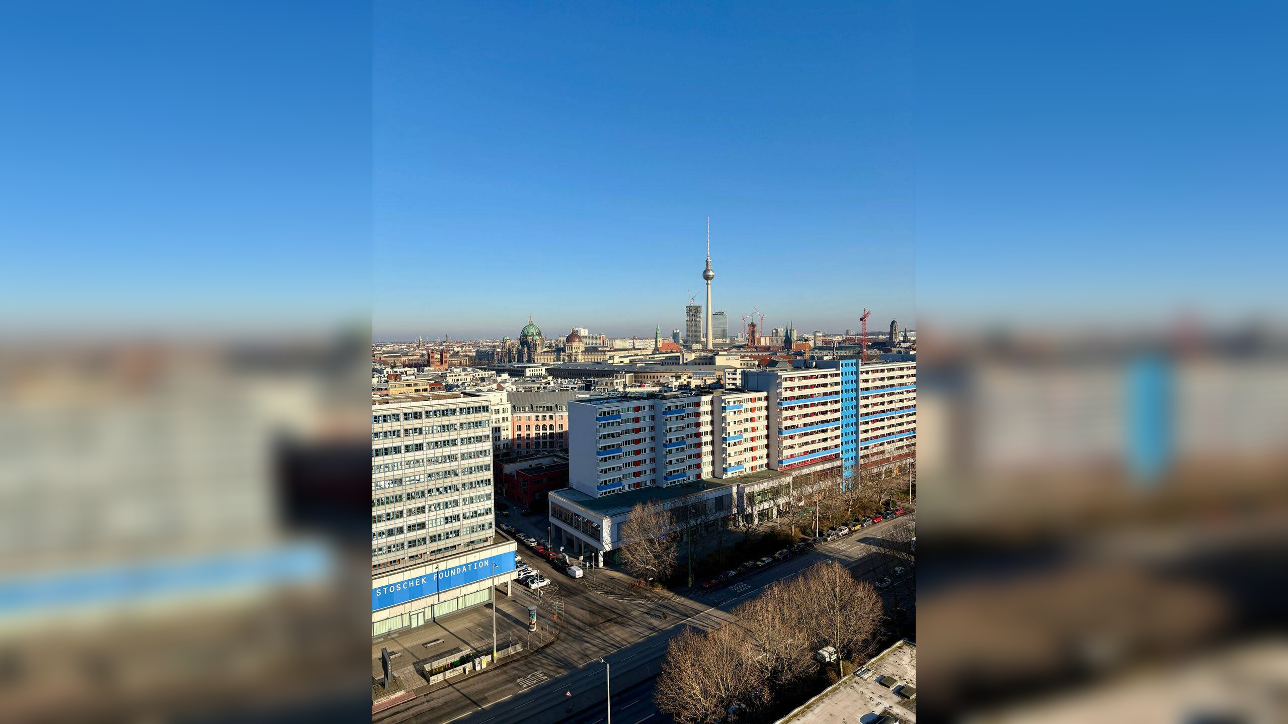 Skyline Living in Berlin-Mitte, großzügige 3-Zimmer-Wohnung mit spektakulärem Ausblick – 10117 Berlin – Vorschaubild 2