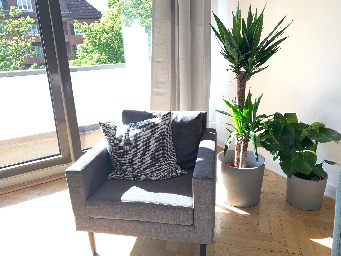 Harvestehude – Stilvoll möblierte helle 2,5 Zimmer Wohnung mit zwei Balkonen in der Parkallee – 20144 Hamburg – Vorschaubild 4