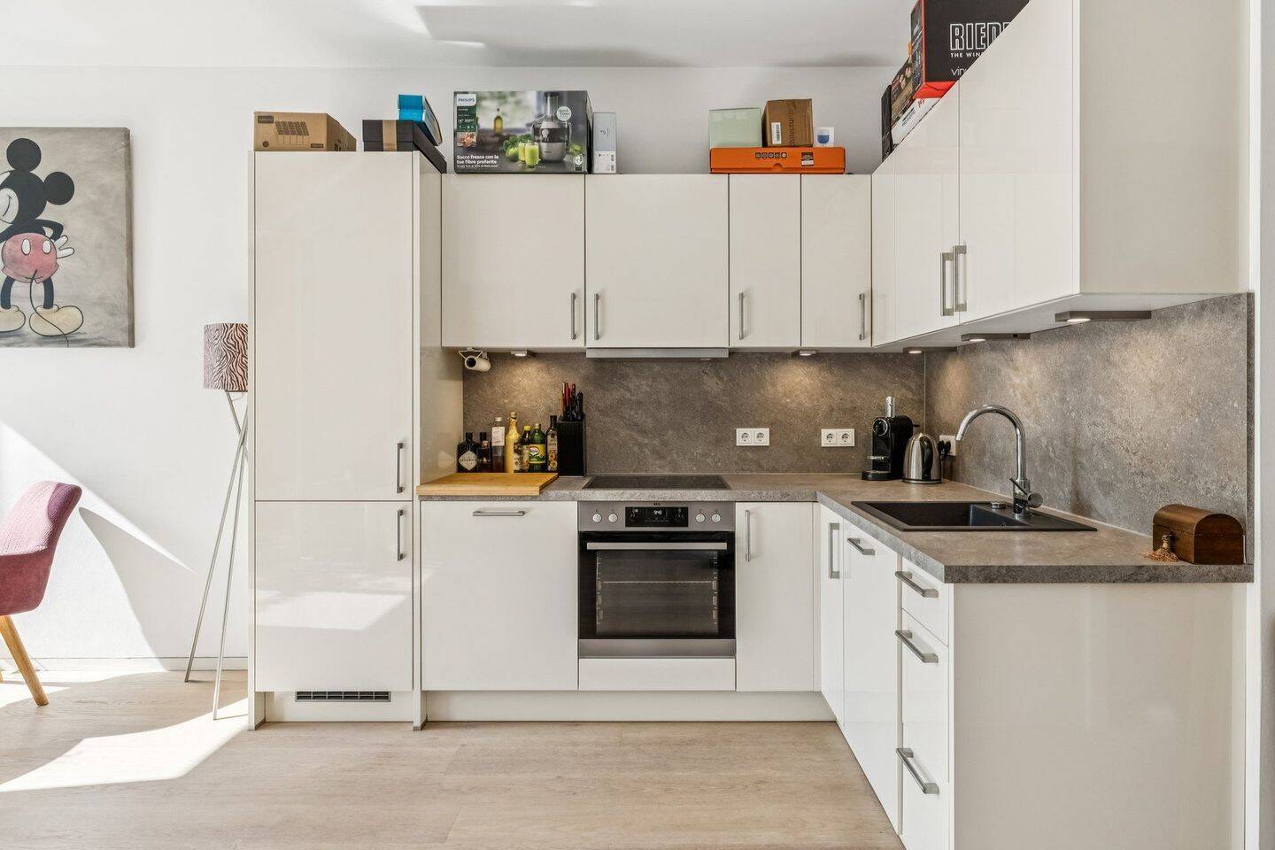 Hochwertiges Wohnen in GRAFT-Architektur – stilvolle 2-Zimmer-Wohnung mit Balkon – 10119 Berlin – Vorschaubild 7