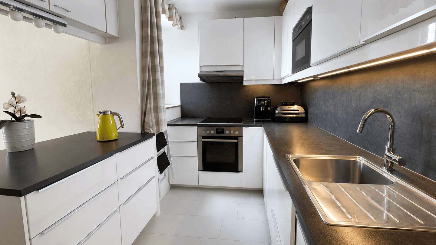 Wohnqualität mit Weitblick – großzügige 2-Zimmer-Wohnung mit Kamin, Tiefgarage und Balkon – 22045 Hamburg – Vorschaubild 8