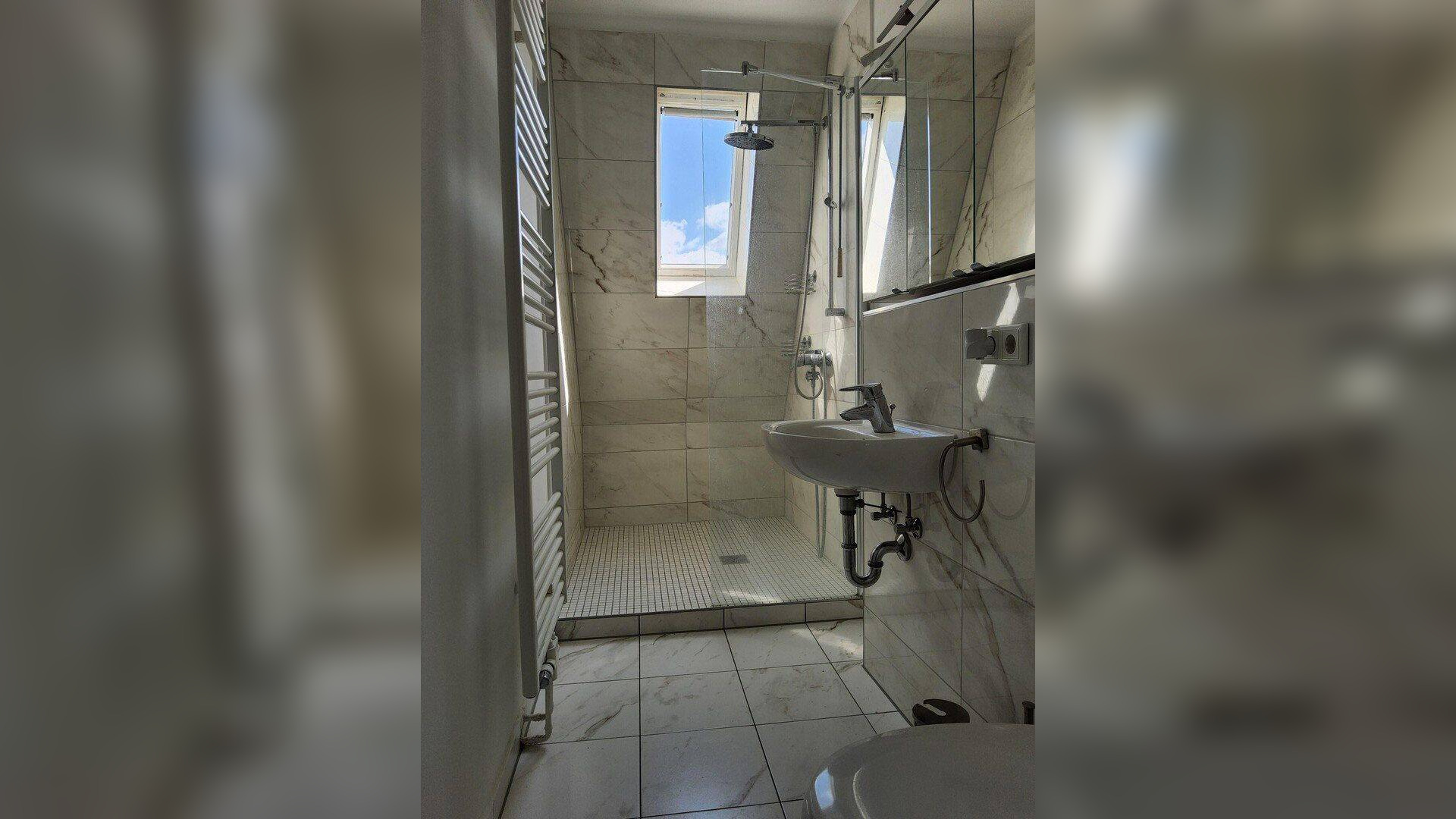 TOP Lage! Möblierte 2-Zimmer-Wohnung – 60486 Frankfurt am Main – Vorschaubild 3
