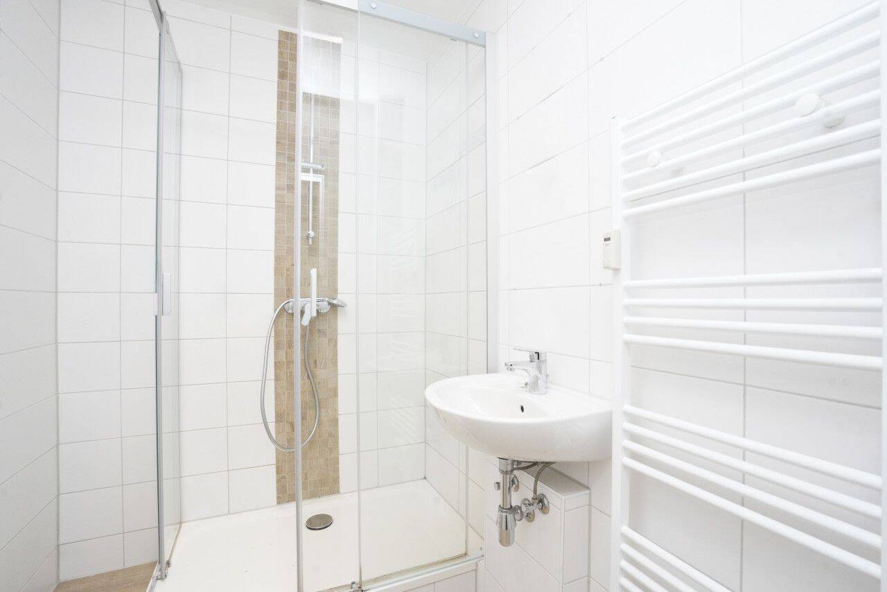 Aufzug / Großer Balkon / Modernes Bad – 9130 Chemnitz – Vorschaubild 2