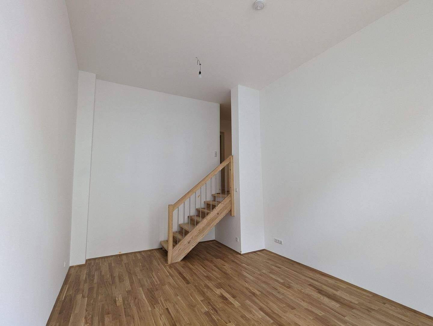Moderne 3-Zimmer-Wohnung oder ihre Möglichkeit für ein Geschäft im Zentrum von Borna – 4552 Borna – Vorschaubild 2