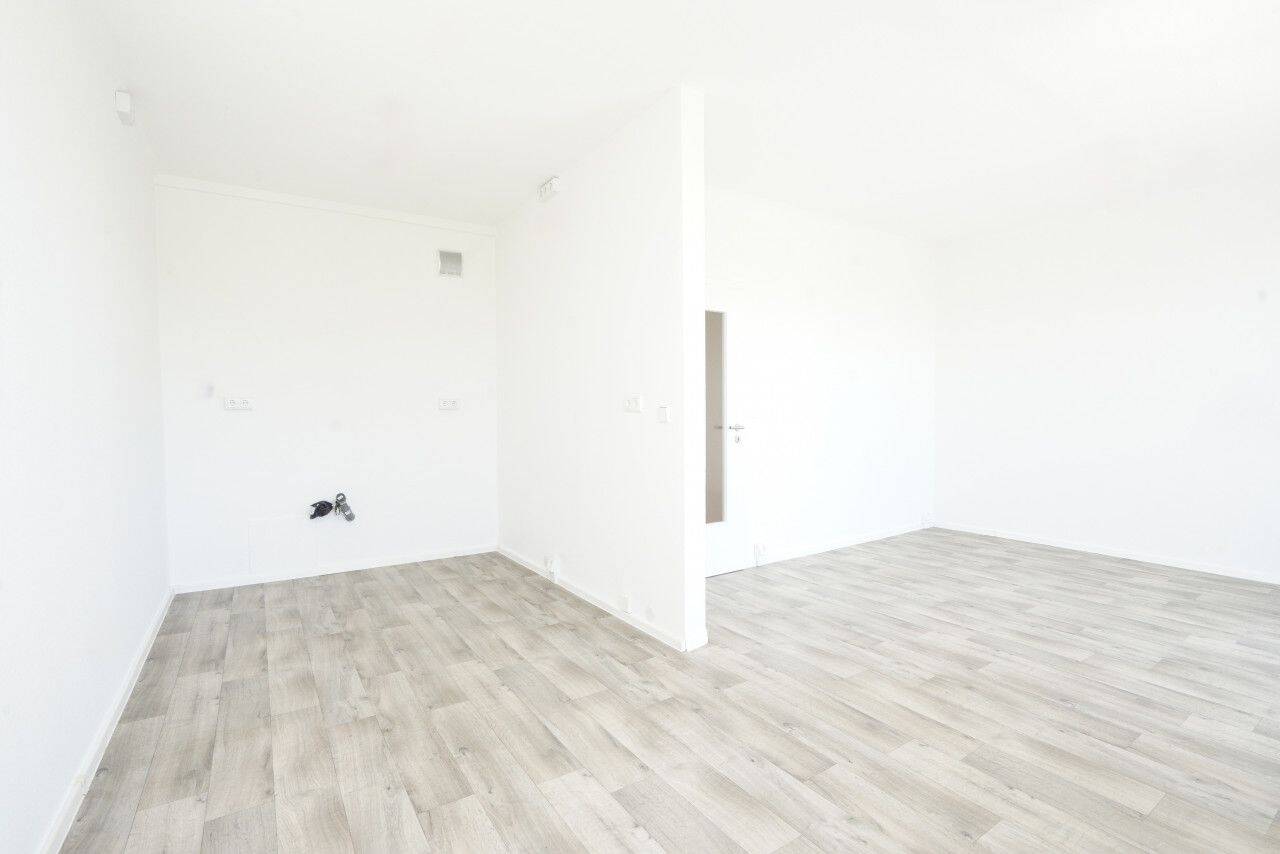 Aufzug / Großer Balkon / Modernes Bad – 9130 Chemnitz – Vorschaubild 5