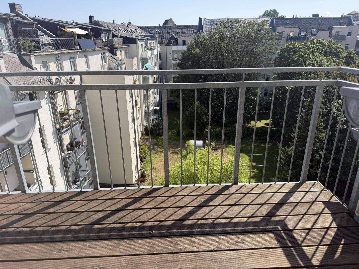 Besondere Wohnung im DG, Parkettboden, Bad mit Dusche, Fenster und Wanne – 9112 Chemnitz – Vorschaubild 8