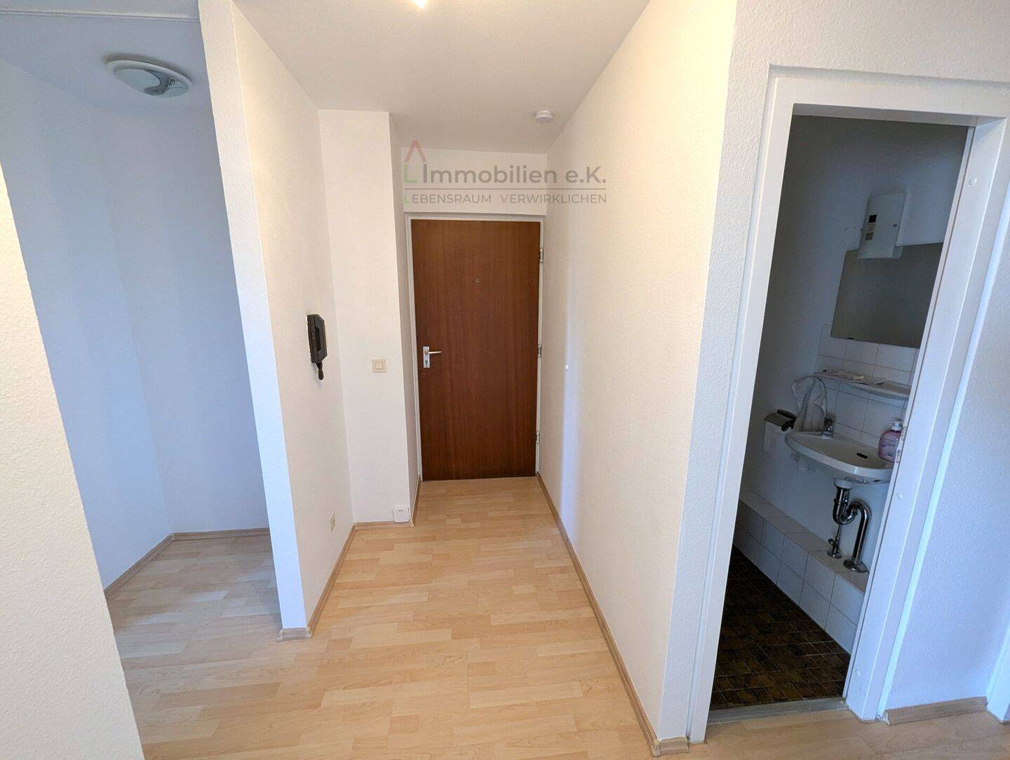 Schöne helle 2-Zimmer Wohnung im herzen von Neugereut – 70378 Stuttgart – Vorschaubild 3