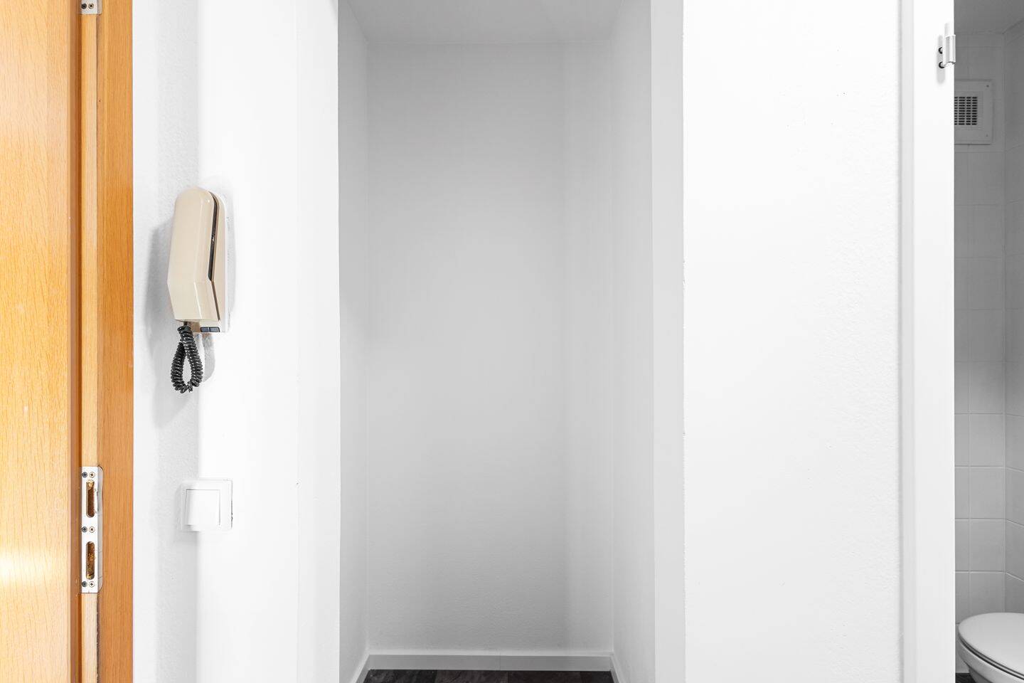 Einziehen, wohlfühlen und Regensburg genießen! 4-Zimmer-Eigentumswohnung frisch renoviert – 93059 Regensburg – Vorschaubild 3