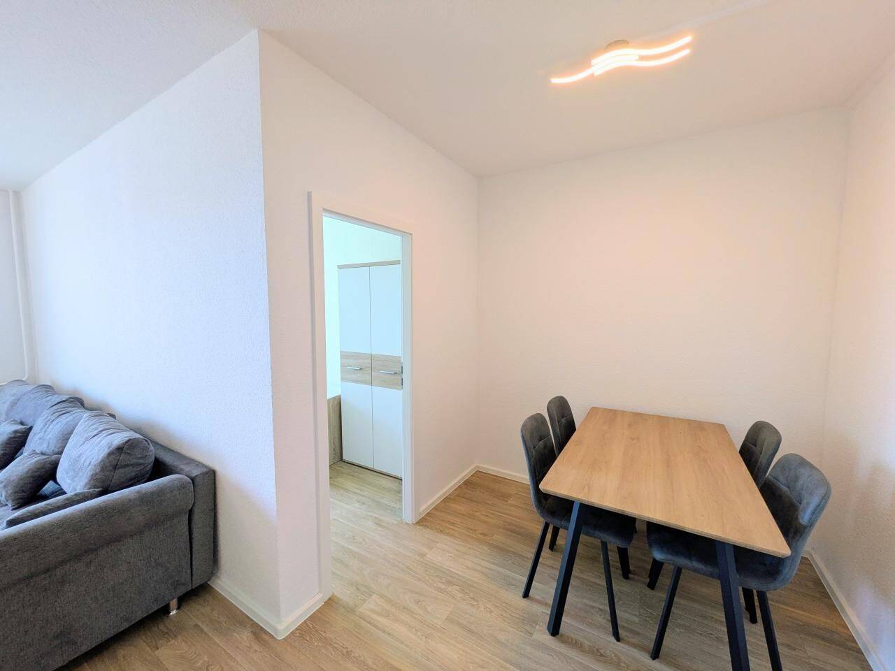Bezugsfertige und neu möblierte 3-Zimmer-Wohnung – 9120 Chemnitz – Vorschaubild 11