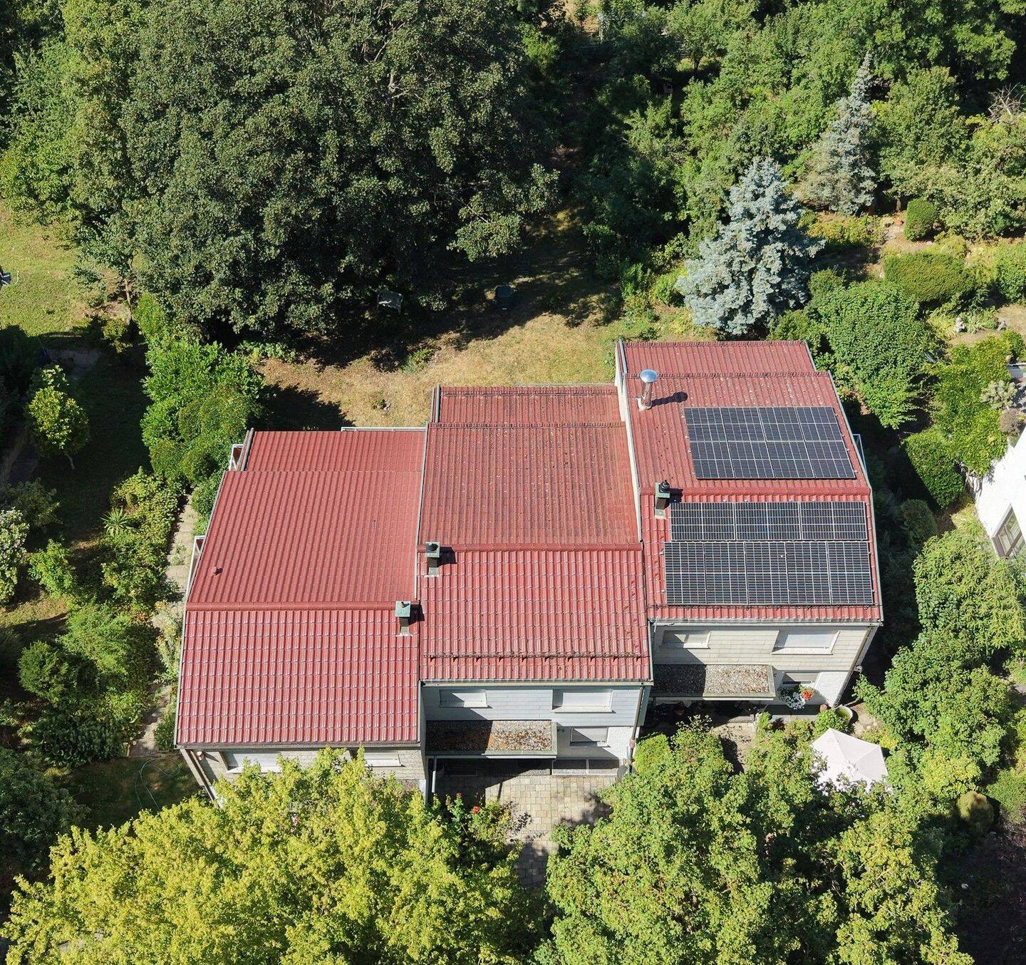 IHR LOGENPLATZ ÜBER FEUERBACH! Äußerst gepflegtes Reihenmittelhaus in unverbaubarer Aussichtslage – 70469 Stuttgart – Vorschaubild 2