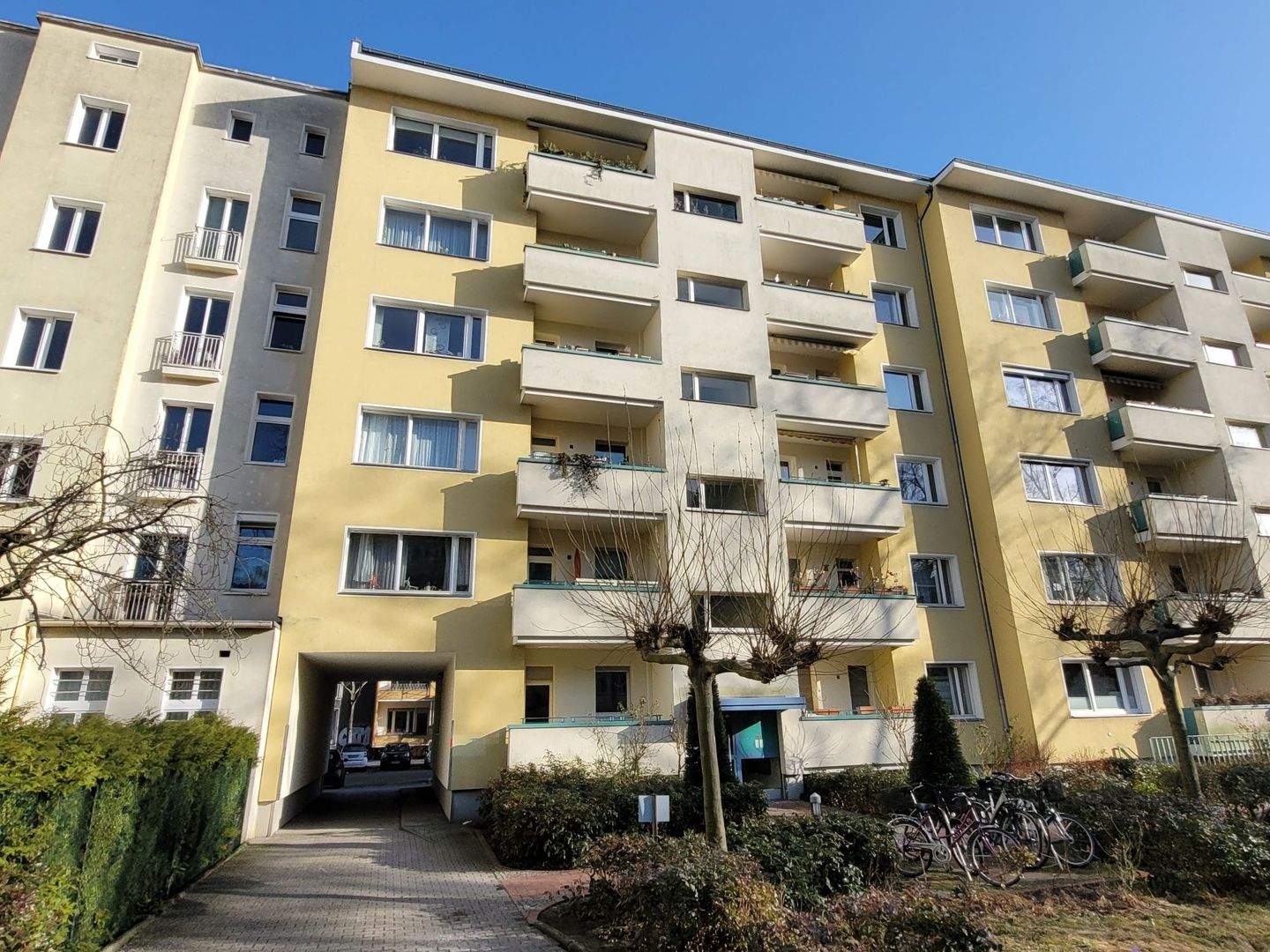 Urbanes Wohnen am KaDeWe – Lichtdurchflutete 3-Zimmer-Wohnung mit Potenzial – 10777 Berlin – Vorschaubild 3