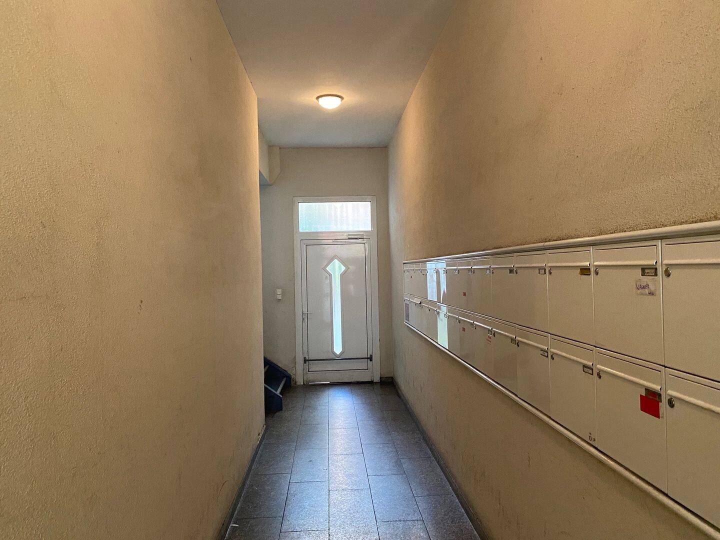 Gemütliche Singlewohnung mit Einbauküche inmitten der City! – 6108 Halle (Saale) – Vorschaubild 3