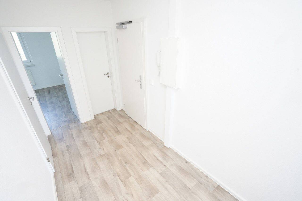 Aufzug / Großer Balkon / Modernes Bad – 9130 Chemnitz – Vorschaubild 10