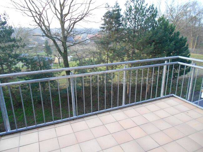 ab September* 2 Zimmer im Dachgeschoss*Balkon*Einbauküche*Stellplatz – 4808 Thallwitz – Vorschaubild 4