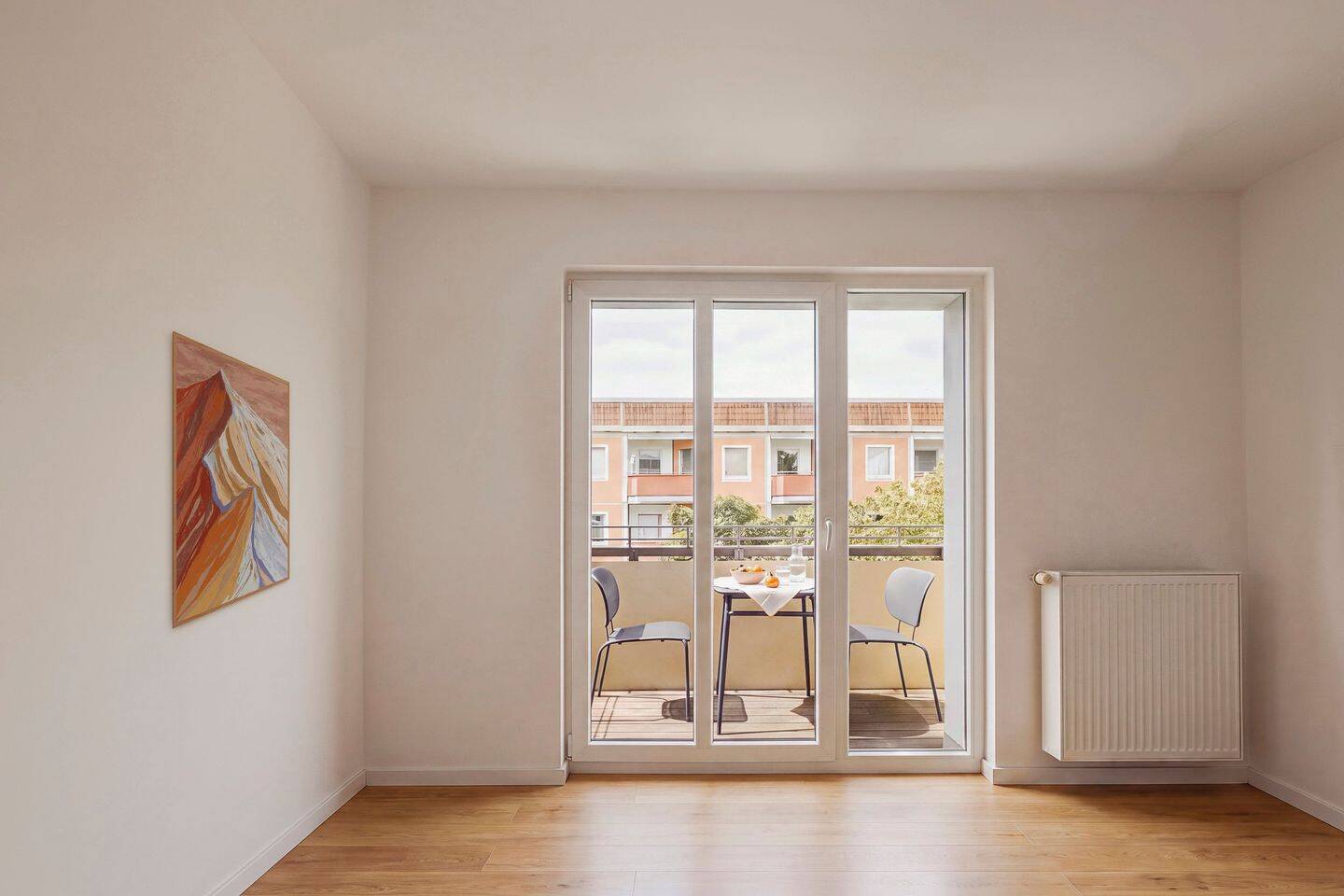 Über den Baumkronen – helle Zweizimmerwohnung mit Südwestbalkon & Aufzug – 10243 Berlin – Vorschaubild 3