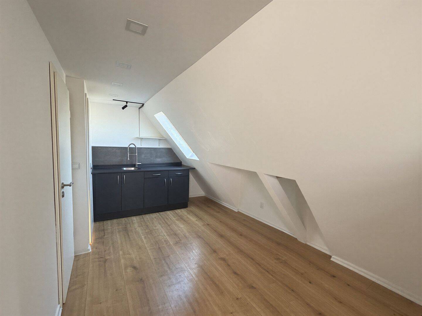Dachgeschosswohnung in Toplage am Triller – 66119 Saarbrücken – Vorschaubild 3