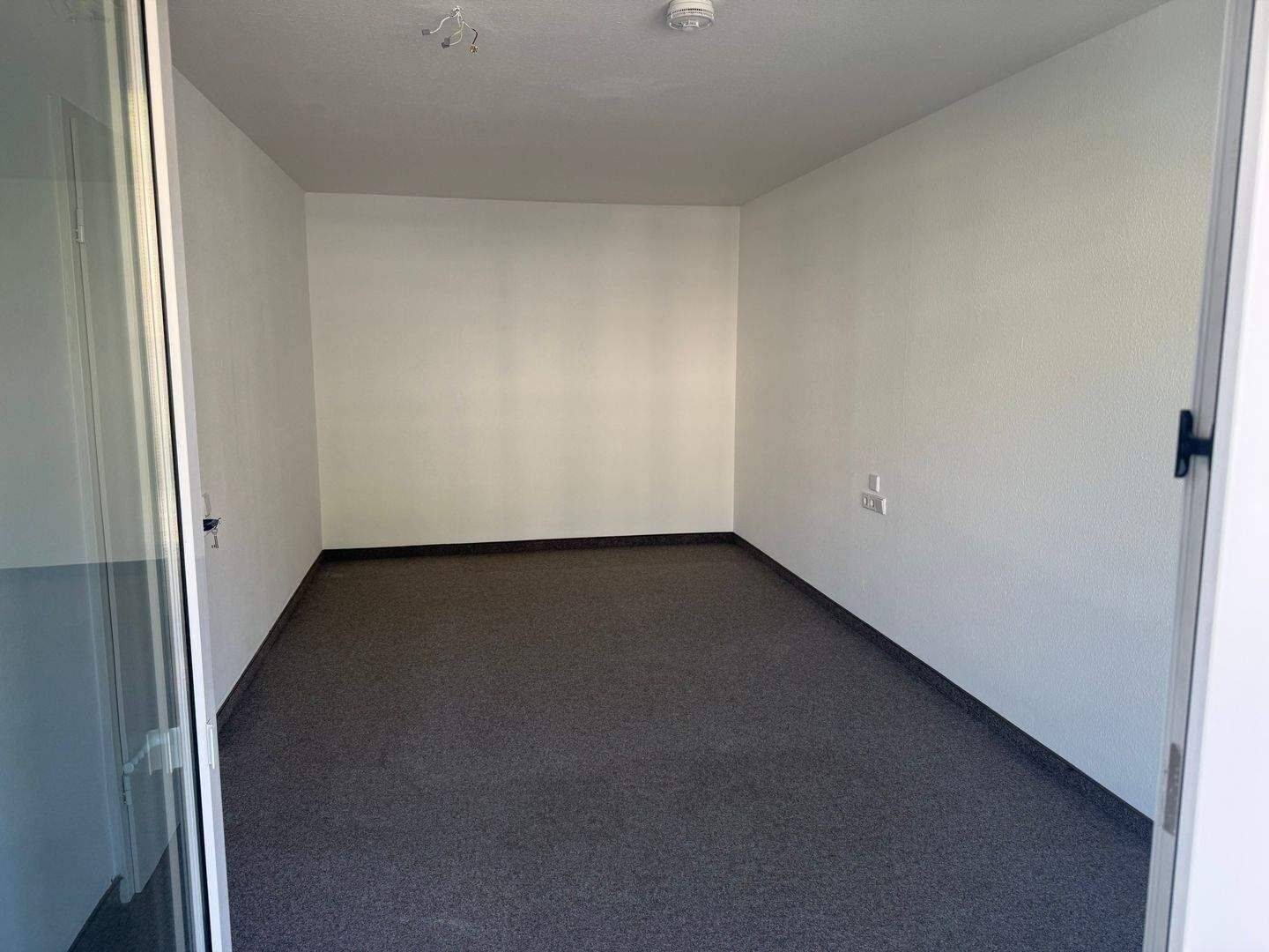 – 2-Raum-APARTMENT MIT 2 BALKONEN – SENIOR LIVING – barrierefrei – 9126 Chemnitz – Vorschaubild 9