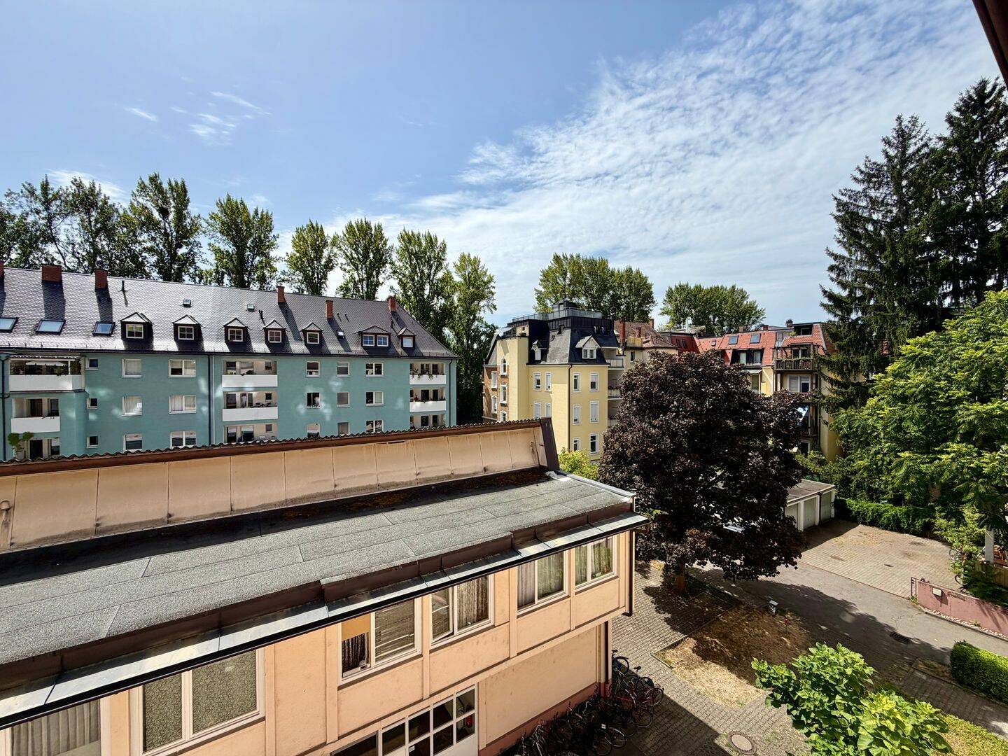 Bezugsfreie 1-Zimmer-Studentenwohnung in zentraler Lage von Freiburg-Oberau – 79102 Freiburg im Breisgau – Vorschaubild 2