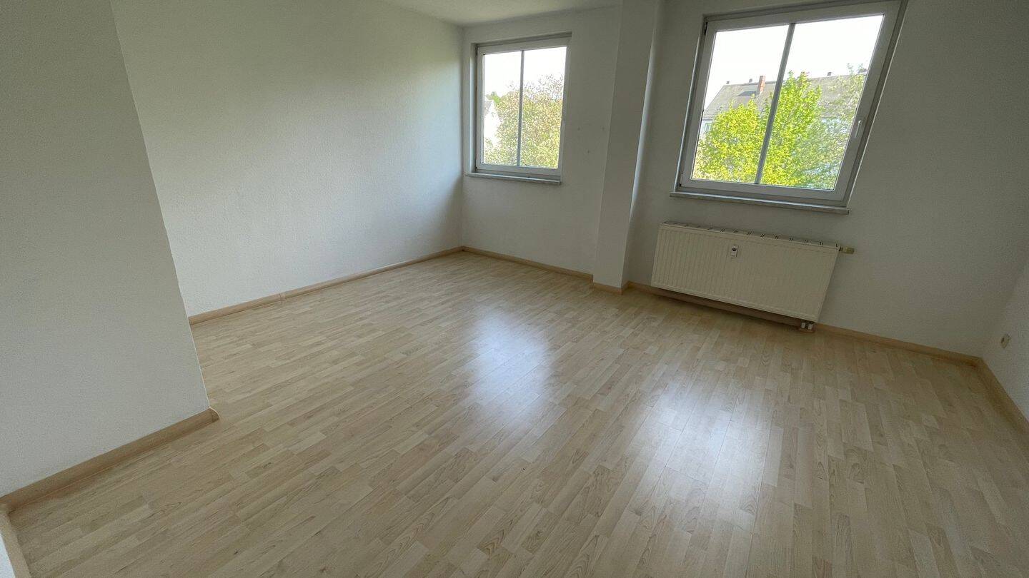 Frei ab 1.11. – Dachgeschoss mit Balkon / Laminat / Bad mit Fenster ! – 9131 Chemnitz – Vorschaubild 7