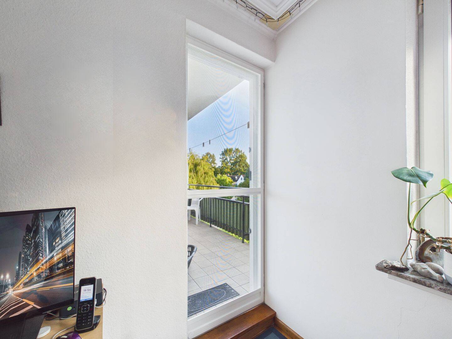 Bezugsfreie 4-Zimmer-Wohnung mit großem Balkon in der Neustadt – 28201 Bremen – Vorschaubild 3
