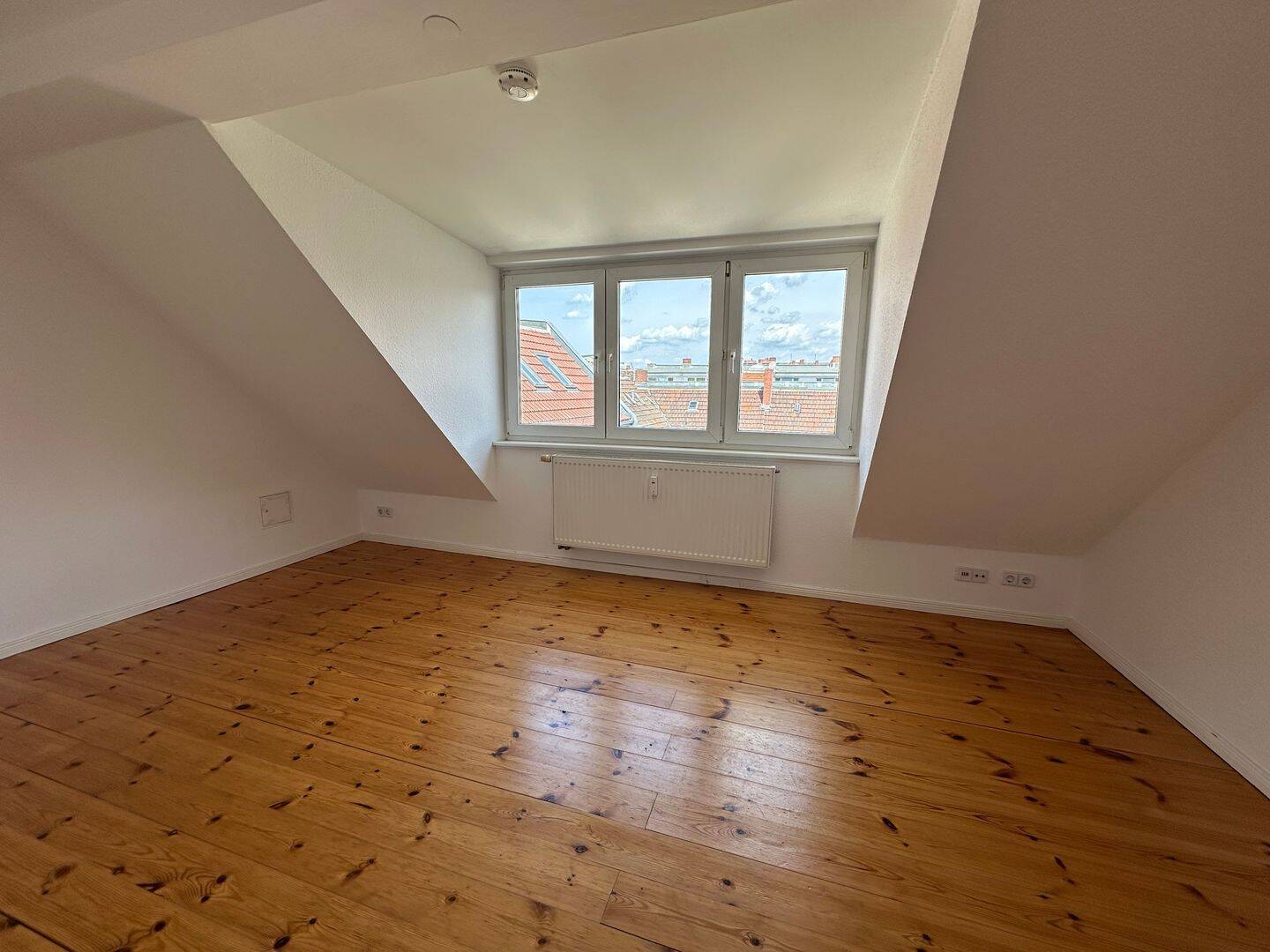 ***Großzügige und lichtdurchflutete Dachgeschosswohnung mit modernem Wohnkonzept*** – 10553 Berlin – Vorschaubild 5
