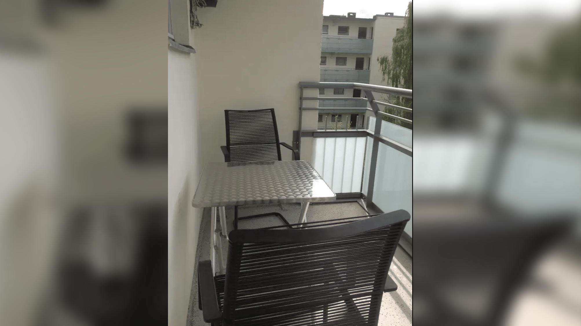 Ruhiges 1,5-Zimmer-Apartment mit Balkon und freiem Blick in Charlottenburg – 10585 Berlin – Vorschaubild 2