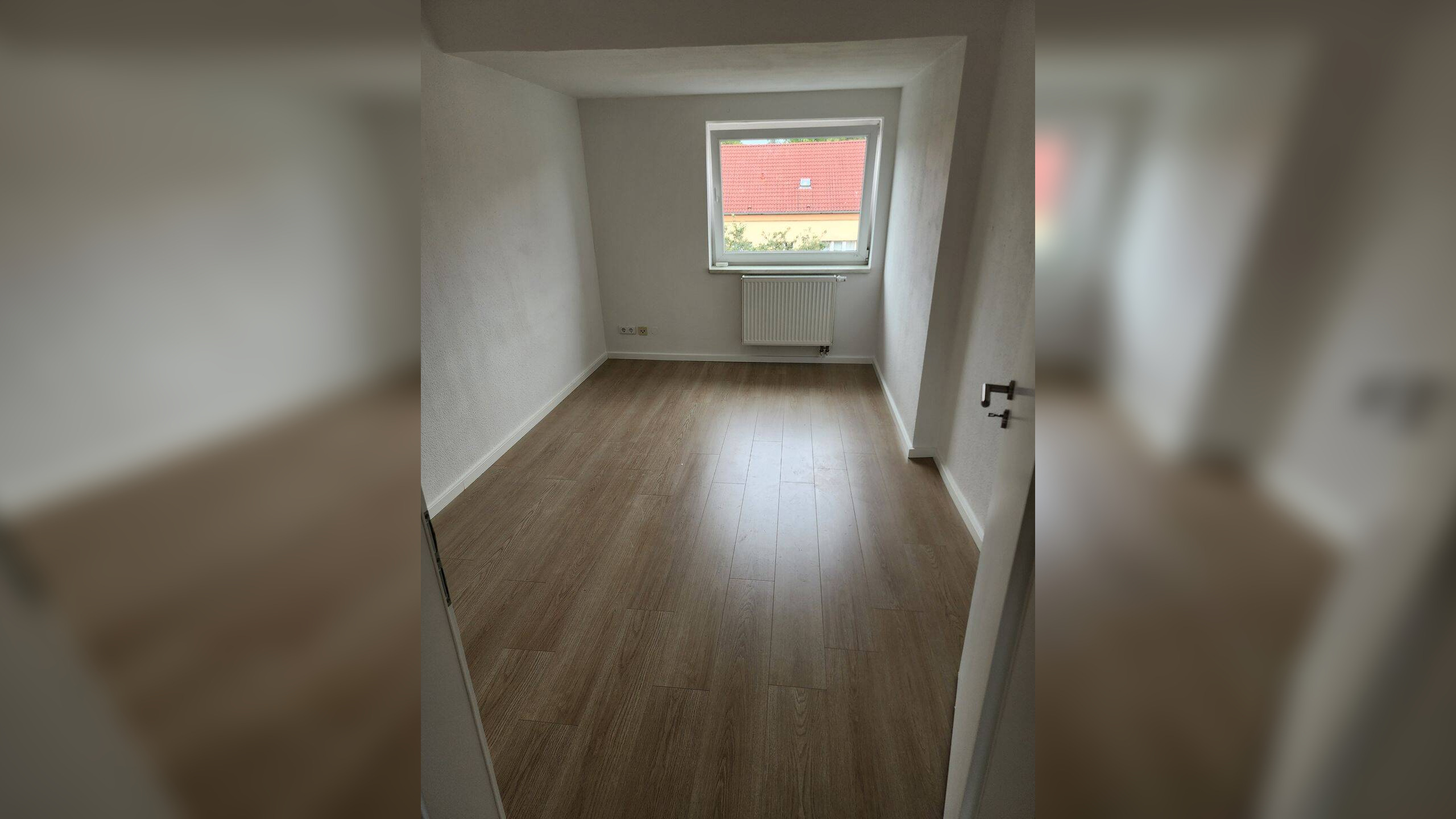 gemütliche 2 Raum Wohnung mit Balkon und Spitzboden – 99092 Erfurt – Vorschaubild 3