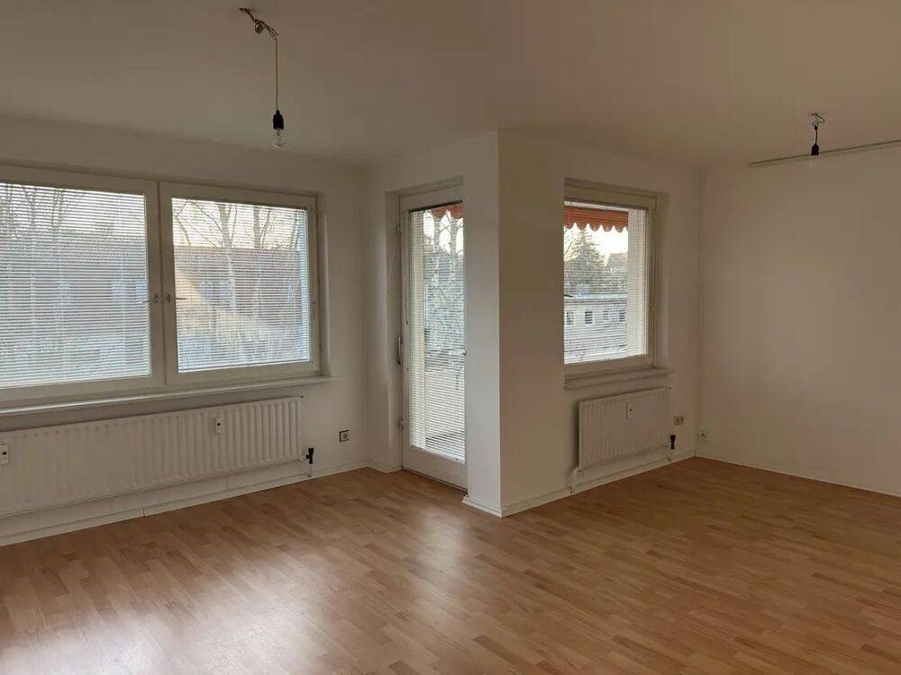 bezugsfreie 3-Zimmer-Wohnung, Balkon, Tiefgarage, neu renoviert, hochwertige Ausstattung – 12247 Berlin – Vorschaubild 3