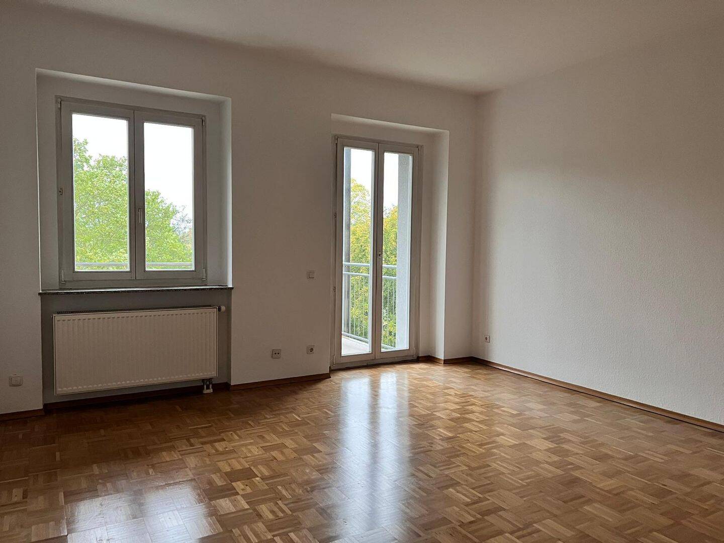 Lichtdurchflutete 2-Zimmer-Wohnung mit Parkett, Balkon, EBK und TG in Top-Lage – 14469 Potsdam – Vorschaubild 3