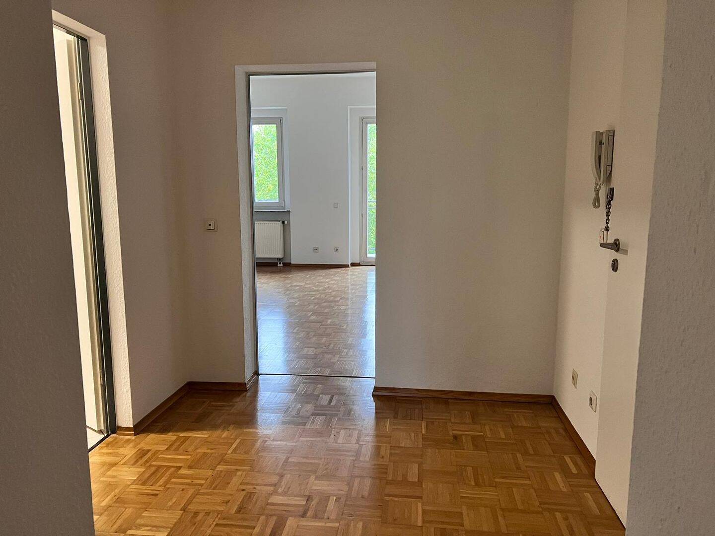 Lichtdurchflutete 2-Zimmer-Wohnung mit Parkett, Balkon, EBK und TG in Top-Lage – 14469 Potsdam – Vorschaubild 10