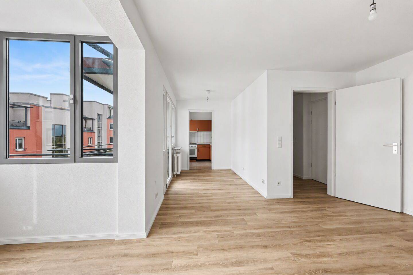 Bezugsfrei für Eigennutzer: Top geschnittene 2-Zimmer-Wohnung mit Balkon im Europaviertel in Berlin – 10115 Berlin – Vorschaubild 8