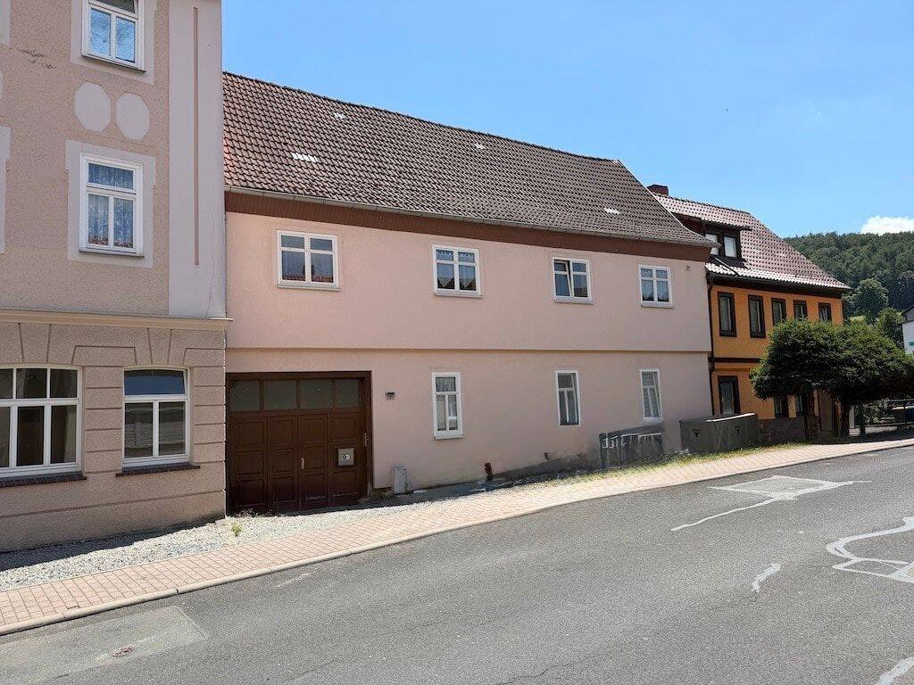 Keine Käuferprovision; Zweifamilienhaus mit Nebengebäude aus Verwertung, 98660 Themar